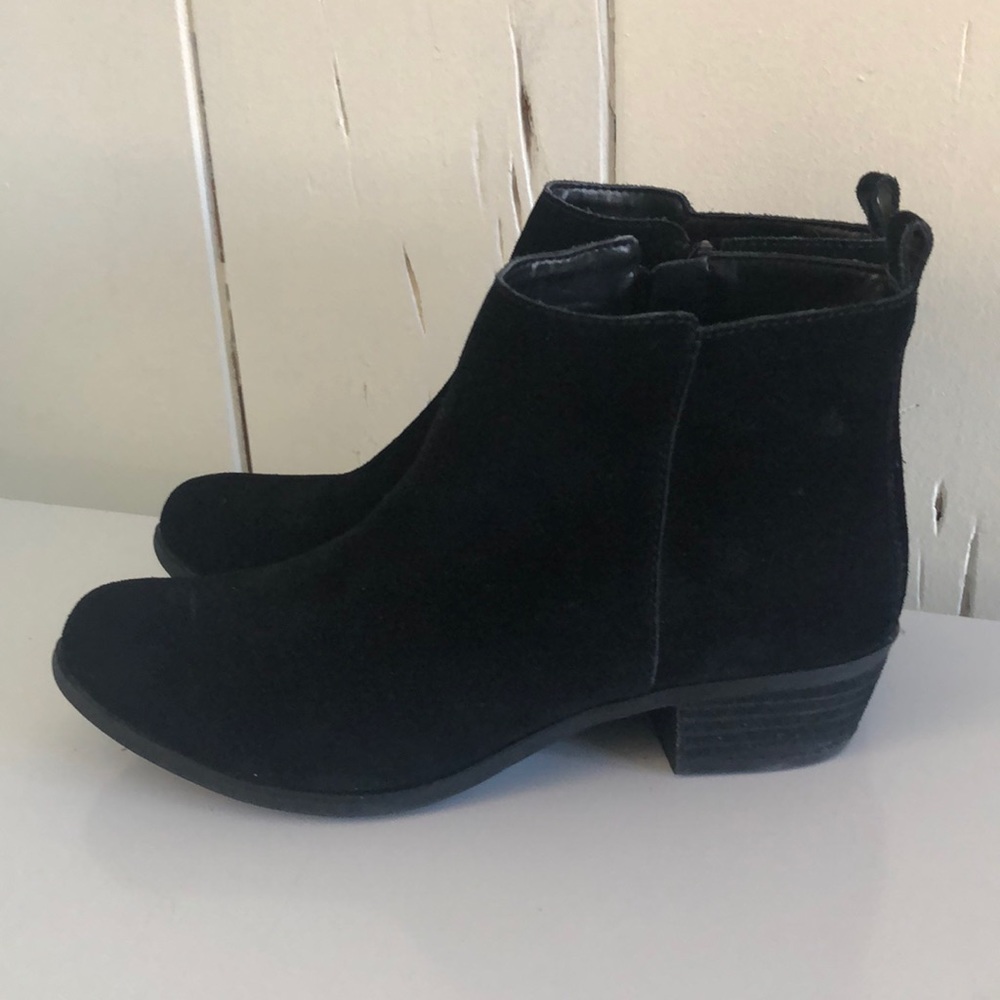 Vince Camuto VV-Brystal Black Boots item#149